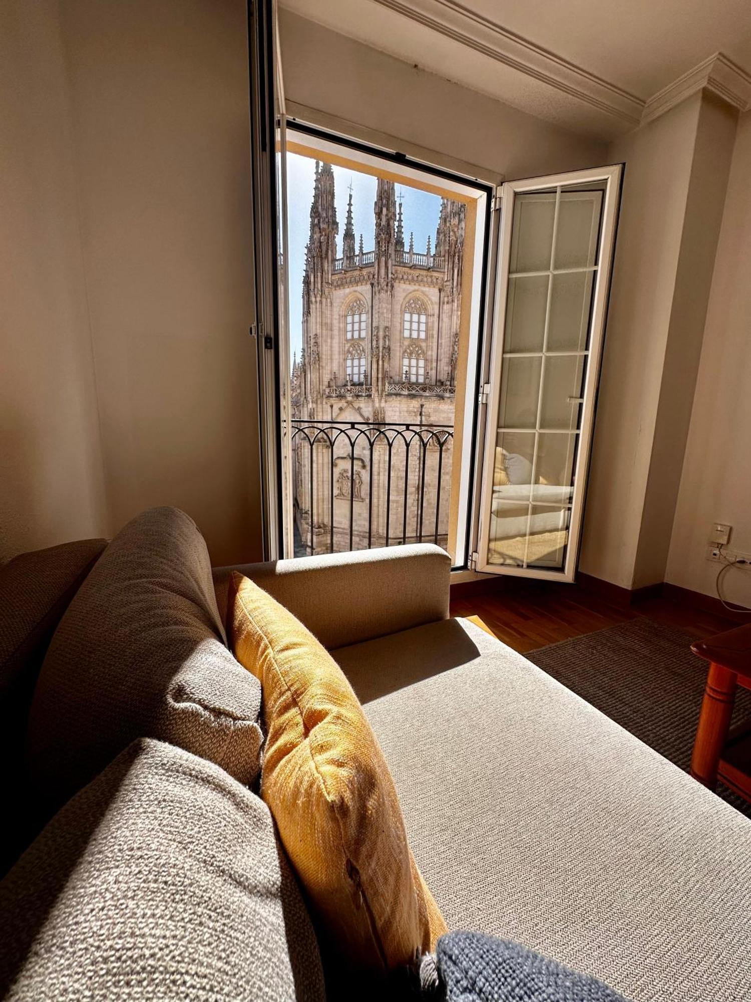 Atuaire Home Balcon Con Vistas A La Catedral De Burgo Dış mekan fotoğraf